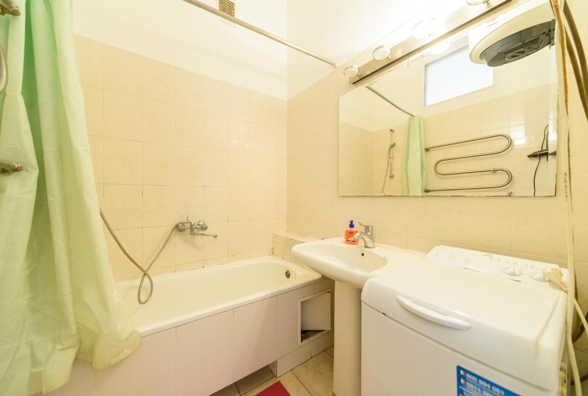 Apartment Near Arena City Kiev Bagian luar foto